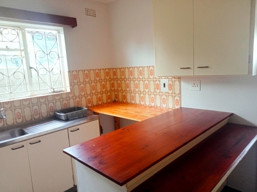 To Let 1 Bedroom Property for Rent in Athlone Western Cape